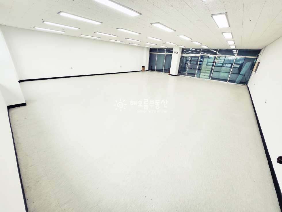 강원 원주시 반곡동 혁신도시의 중심상가에 위치한 대로변 6층빌딩 임대 월세 매물번호 13382 사진 3