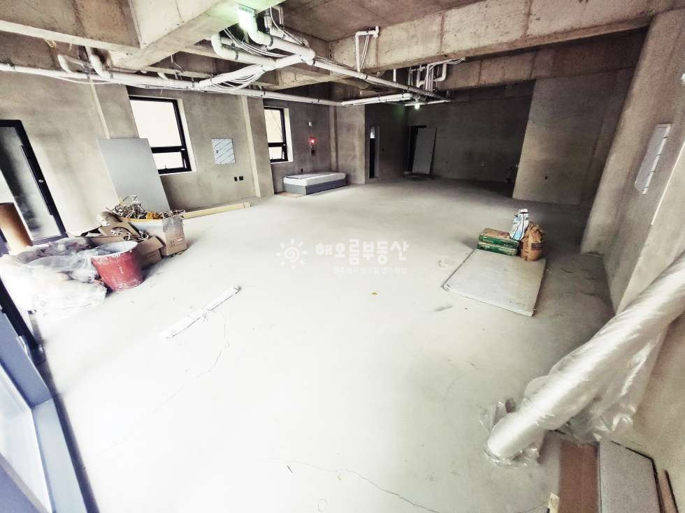 강원 원주시 우산동 상지대학교 정문 바로앞 위치한 신축상가.사무실 월세 매물번호 13358 사진 1
