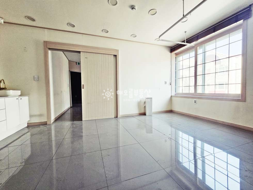 강원 원주시 단구동 병의원 인테리어 되어있는 상가 임대 월세 매물번호 15326 사진 1