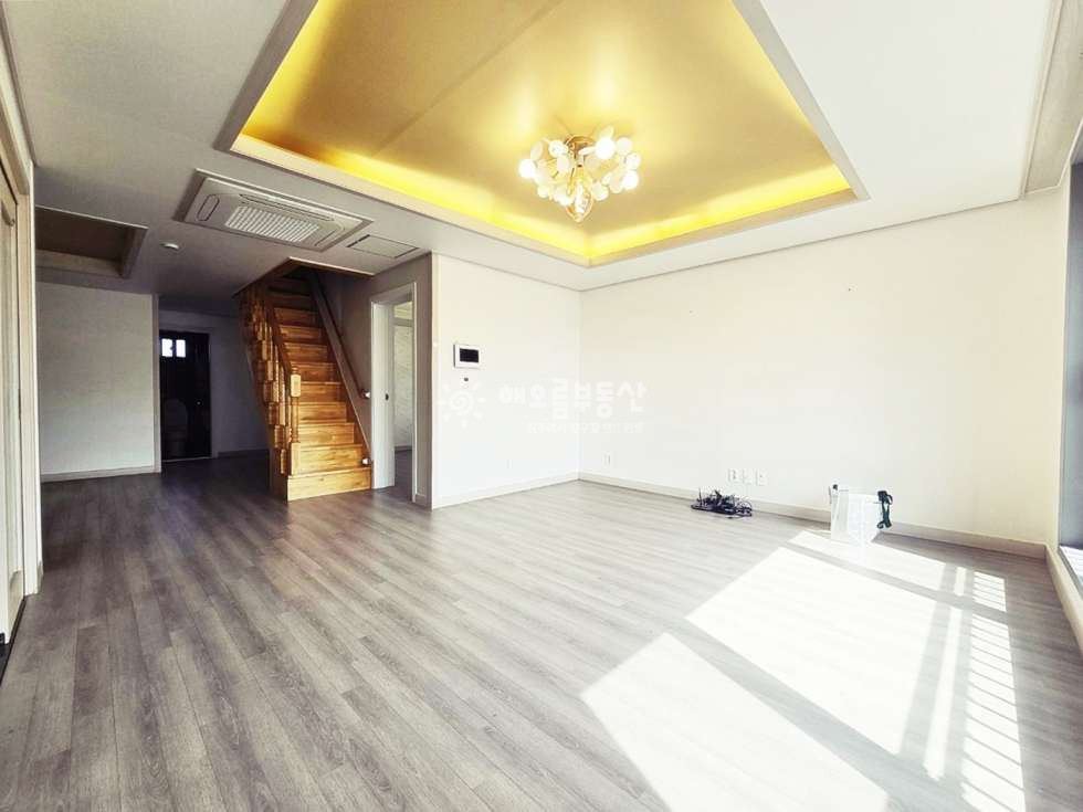 강원 원주시 행구동 1779-9 엘베 . 주인세대 . 남향 . 방3개화장실3개옥탑 [행구동주인세대] 월세 매물번호 16466 사진 3