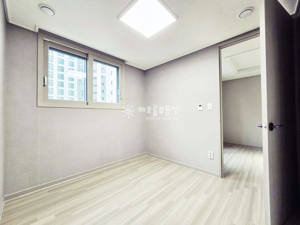 강원 원주시 관설동 1820 107동 회사보유분 l 대형평수 저렴 전세 l 보증보험가능 l 초록 숲뷰~ 전세 매물번호 16661 사진 9