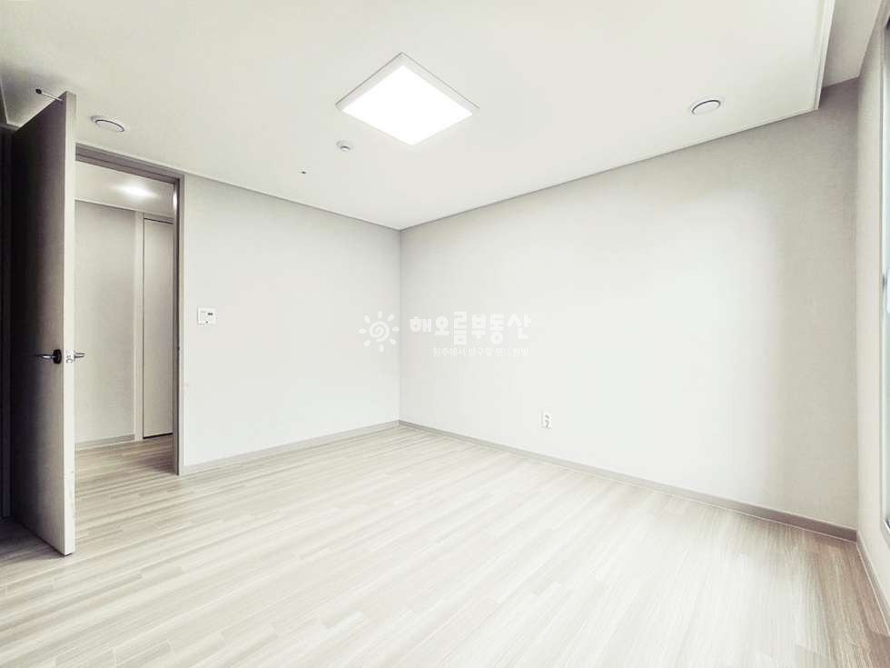 강원 원주시 관설동 1820 107동 회사보유분 l 대형평수 저렴 전세 l 보증보험가능 l 초록 숲뷰~ 전세 매물번호 16661 사진 14