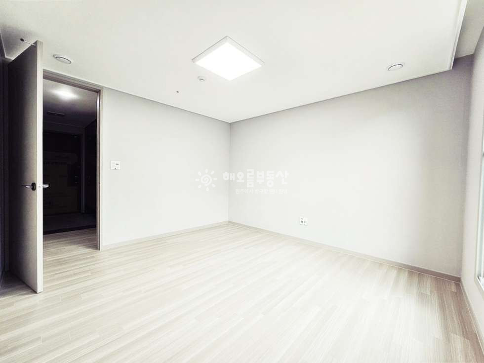 강원 원주시 관설동 1820 107동 회사보유분 l 대형평수 저렴 전세 l 보증보험가능 l 초록 숲뷰~ 전세 매물번호 16661 사진 17