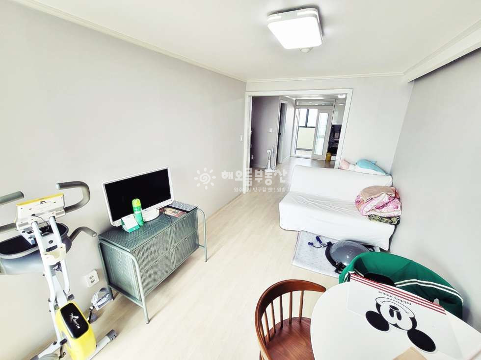 강원 원주시 관설동 1713-1 601동 청솔6차 l 올리모델링 l 중문 O l 월세끼고매매 27.2 입주가능 협의 매매 매물번호 12059 사진 1
