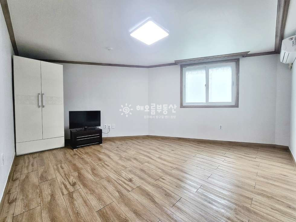 강원 원주시 관설동 1747-9 즉시입주 . 혁신셔틀 . 넓은1.5룸 . 가성비좋음 . 옷장 [관설동원룸] 월세 매물번호 16783 사진 4