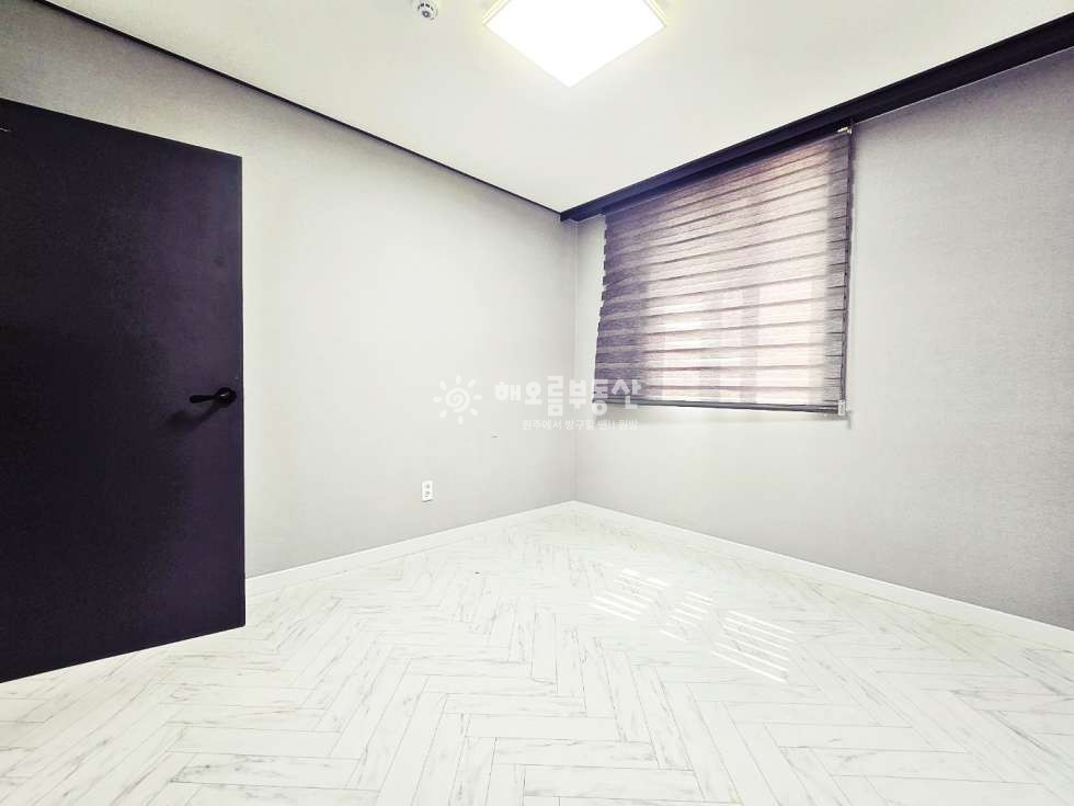 강원 원주시 반곡동 307-8 협의입주 . 36평주인세대 반전세 . 주차편한조용한동네 월세 매물번호 16752 사진 10