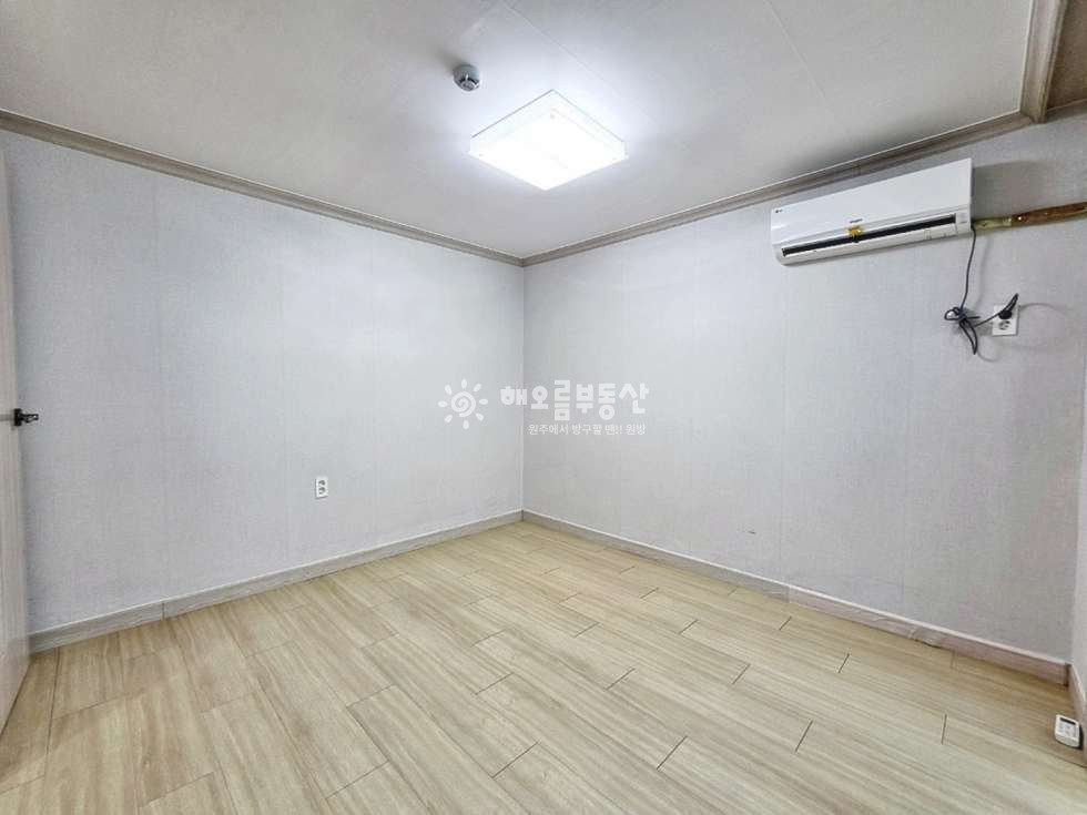 강원 원주시 관설동 1426-33 반려동물협의 . 필로티주차장 . 구조좋은1.5룸 월세 매물번호 17023 사진 3