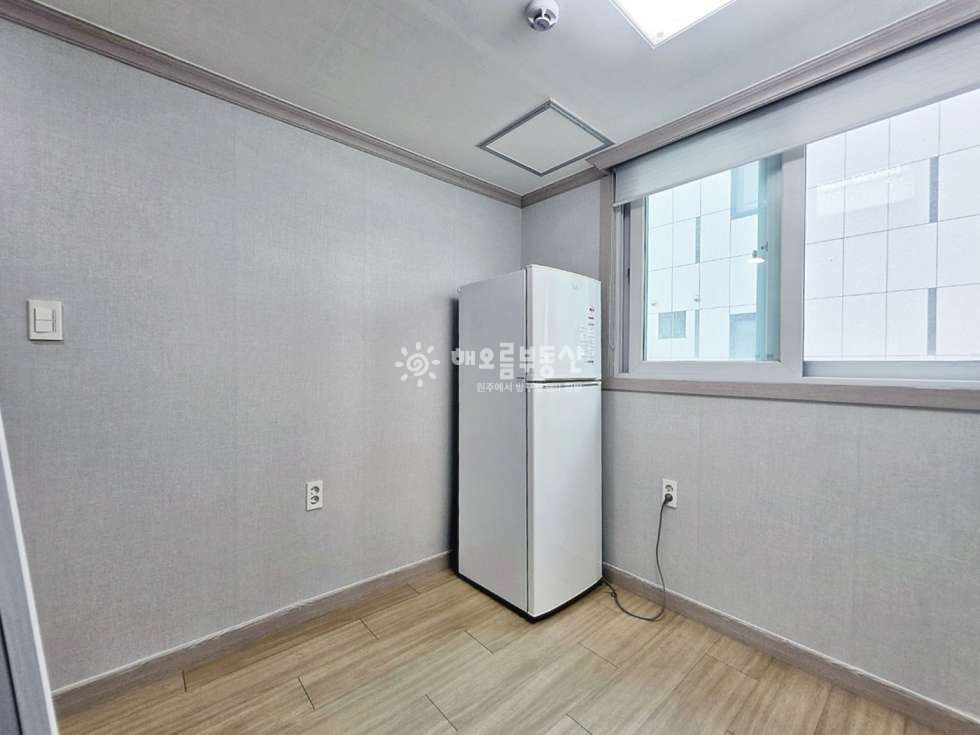 강원 원주시 관설동 1426-33 반려동물협의 . 필로티주차장 . 구조좋은1.5룸 월세 매물번호 17023 사진 6