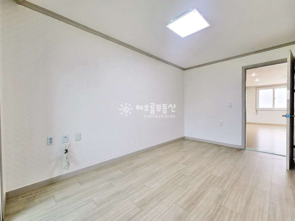 강원 원주시 단구동 1673-14 즉시입주 . 40평주인세대 . 해쨍쨍 . 방거실넓음 . 방3개 화장실2개 월세 매물번호 16558 사진 7
