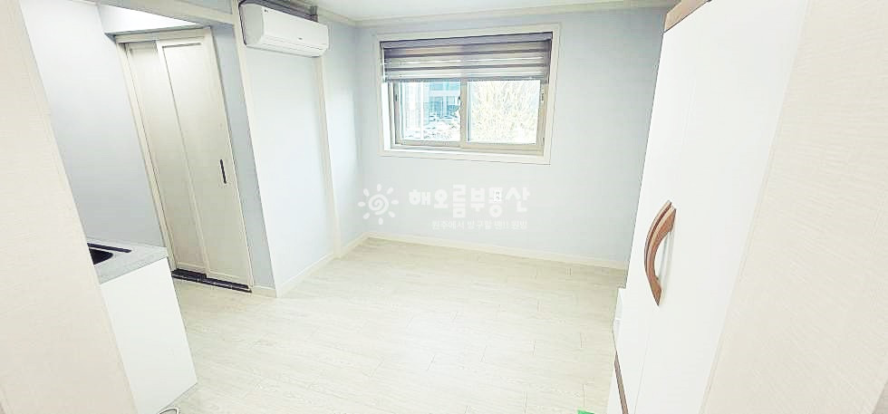 강원 원주시 반곡동 1854-17 12월31일 . 단기가능 . 옷장 . 깔끔원룸 . 관공서도보가능 월세 매물번호 17323 사진 2