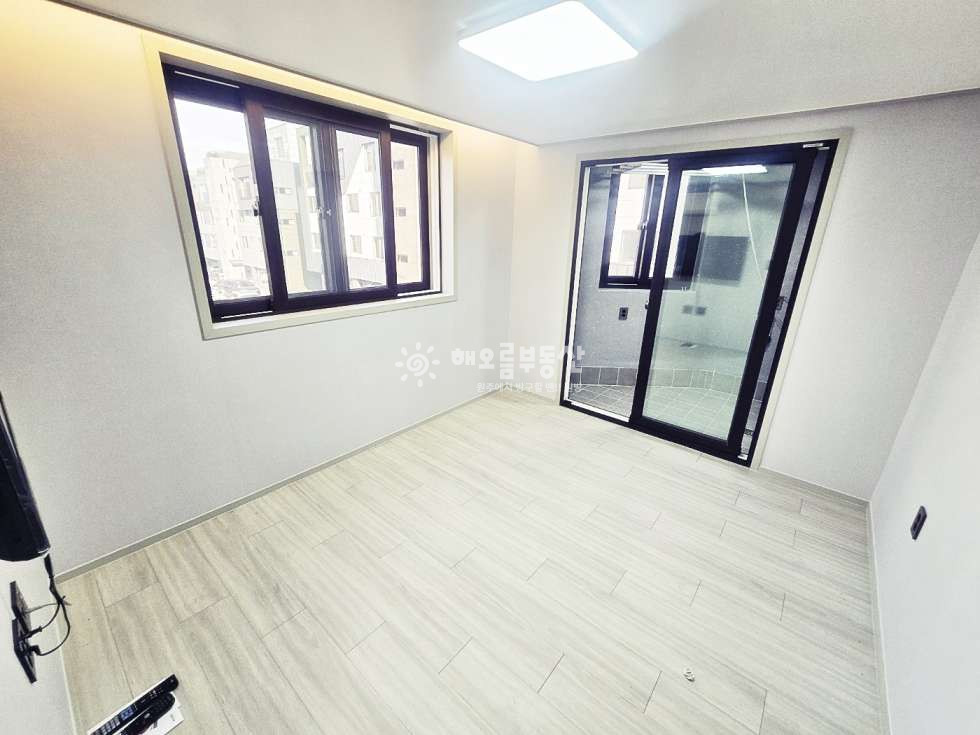 강원 원주시 단구동 851-69 10월협의입주 . 엘베 . 넓은1.5룸 . 최신가전 . 주차편한동네 월세 매물번호 17342 사진 4