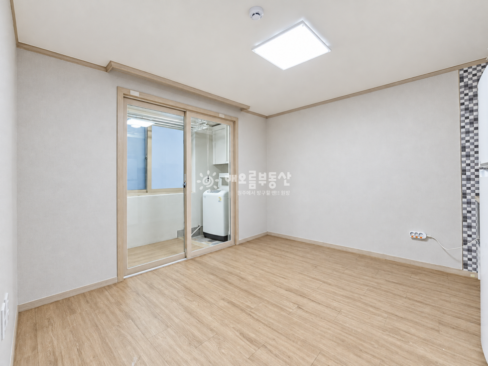 강원 원주시 단구동 831-50 11월15일 . 대형1.5룸 . 남향 . 방넓음 . 조용한주택 월세 매물번호 17489 사진 3