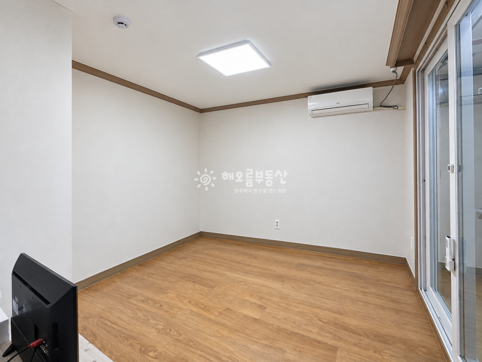 강원 원주시 관설동 1426-45 11월 30일 . 1.5룸 . 혁신도시 초입마을 . 필로티주차장 월세 매물번호 17497 사진 2