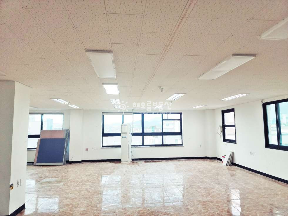 강원 원주시 관설동 사무실인테리어완비 냉난방기 3개 사용가능 대평평수 상가,사무실 월세 매물번호 13560 사진 2