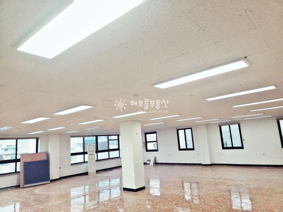 강원 원주시 관설동 사무실인테리어완비 냉난방기 3개 사용가능 대평평수 상가,사무실 월세 매물번호 13560 사진 4